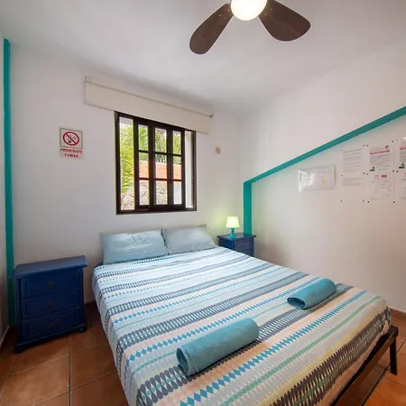 La Tortuga Hostel