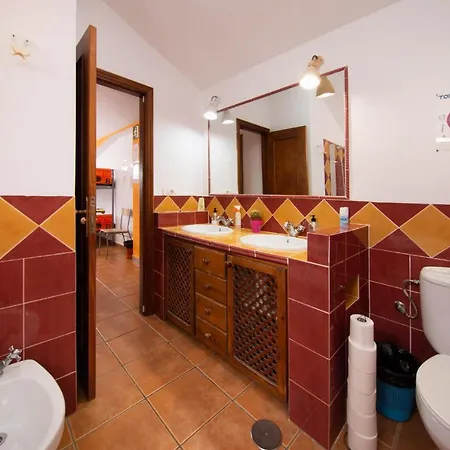 La Tortuga Hostal *