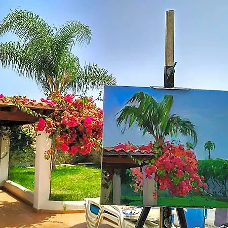 La Tortuga Hostal *